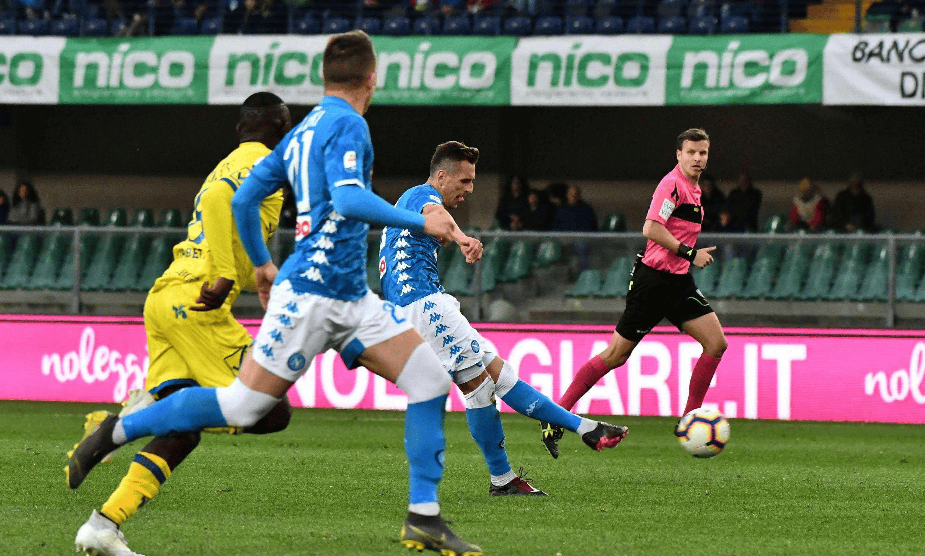 包含密尔沃基雄鹿发布备战花絮，关键时刻战术微调，法国杯任务艰巨，训练强度明显提升的词条