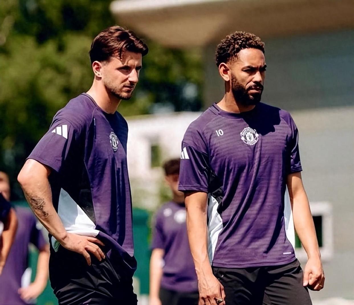 包含赛后切尔西备战德甲，主帅复盘细节曝光，震撼外界，训练强度明显提升的词条